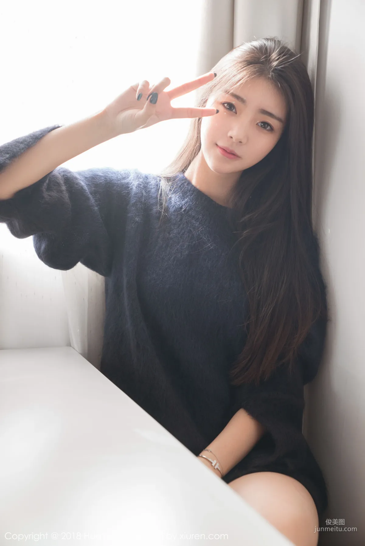 可樂Vicky《毛衣+白衬衫》 [花漾HuaYang] Vol.027 写真集