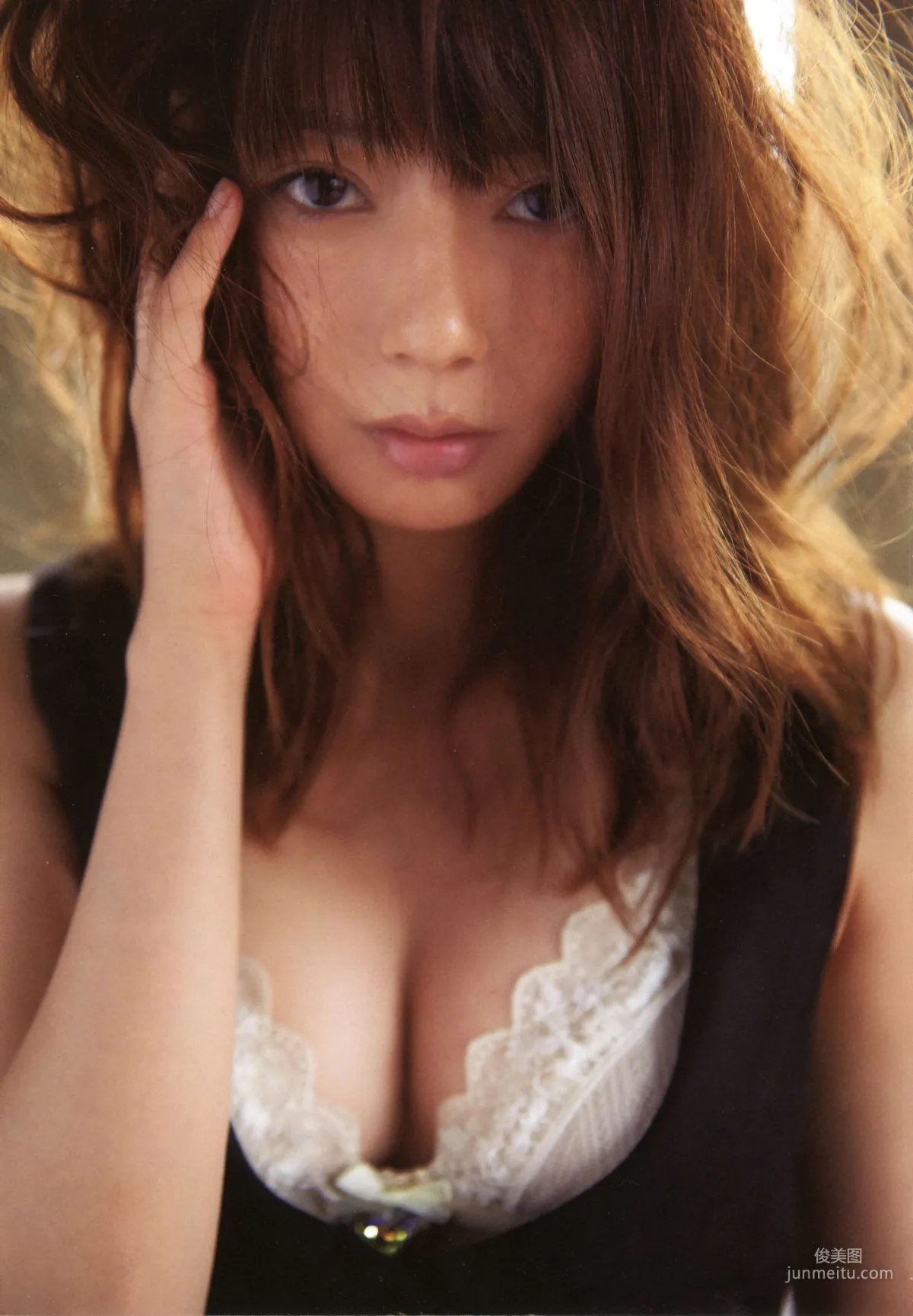 芳賀優里亜 Yuria Haga 「赤×ピンク」写真集