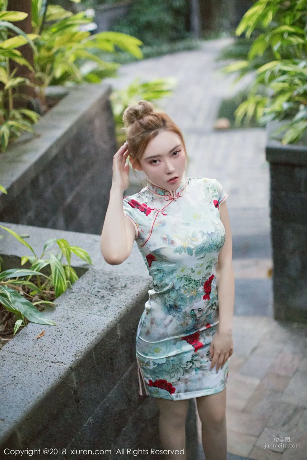 萌汉药baby《旗袍+连体肉丝系列~~》 [秀人XIUREN] No.1237 写真集