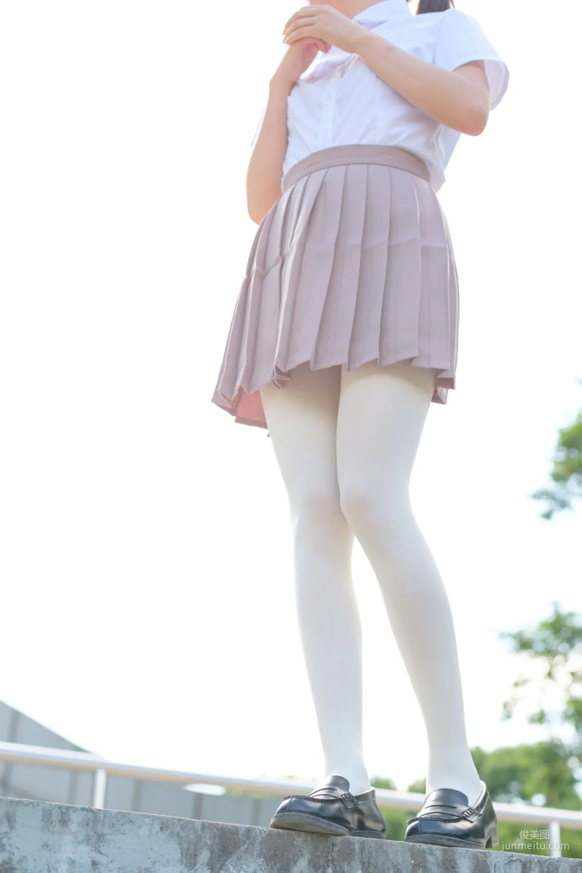 《操场上的白丝》 [森萝财团] R15-030 写真集