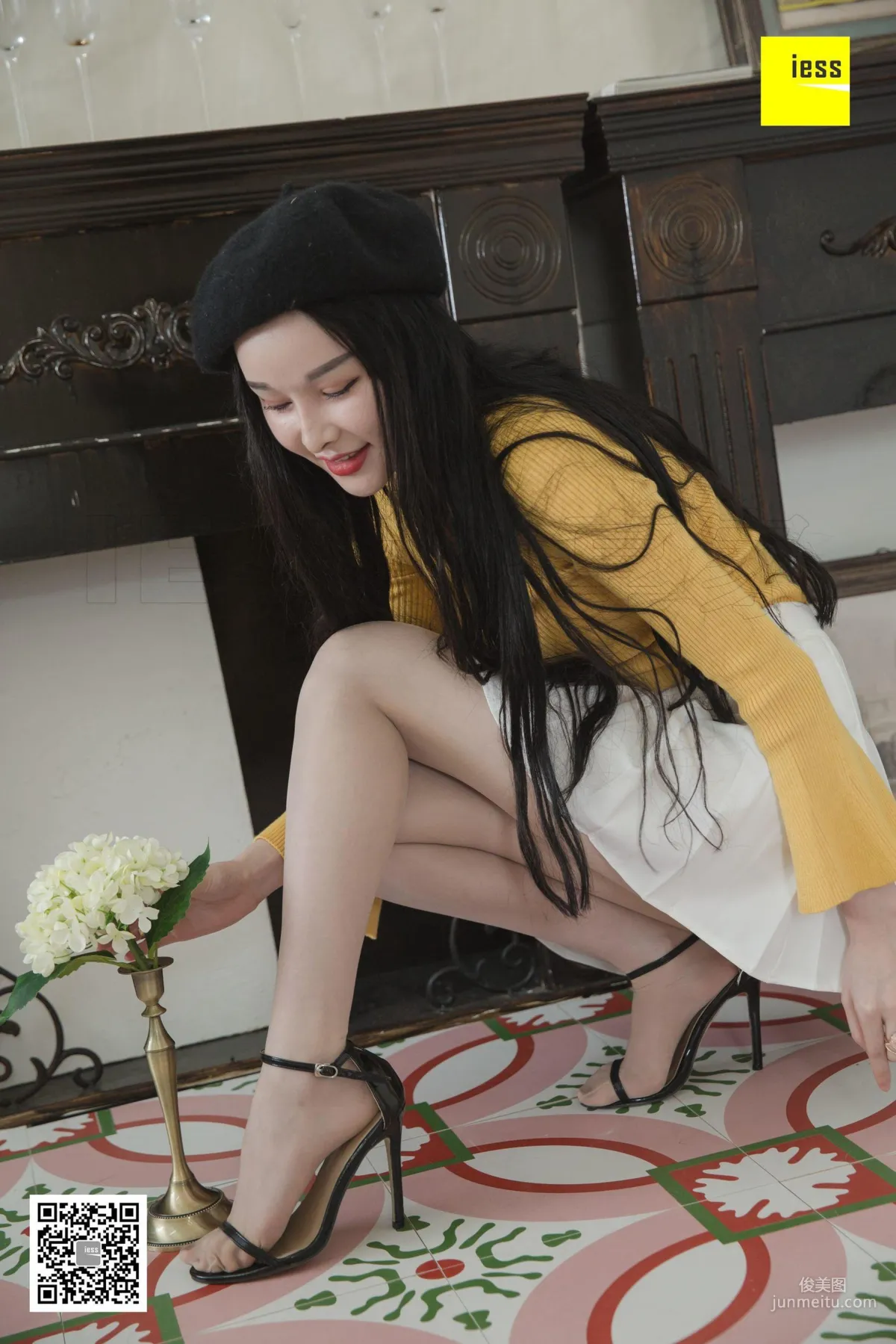 模特梦梦《梦梦仙女系白色短裙》 [异思趣向IESS] 写真集