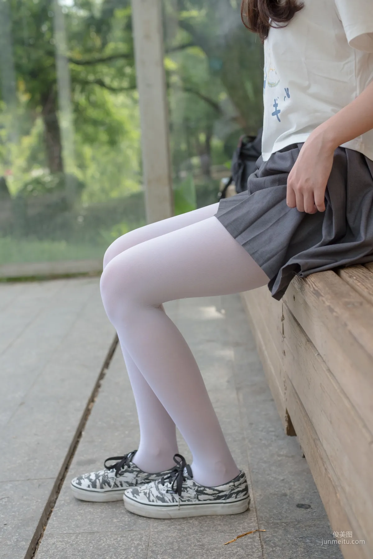 《白丝妹妹游园》 [森萝财团] R15-014 写真集