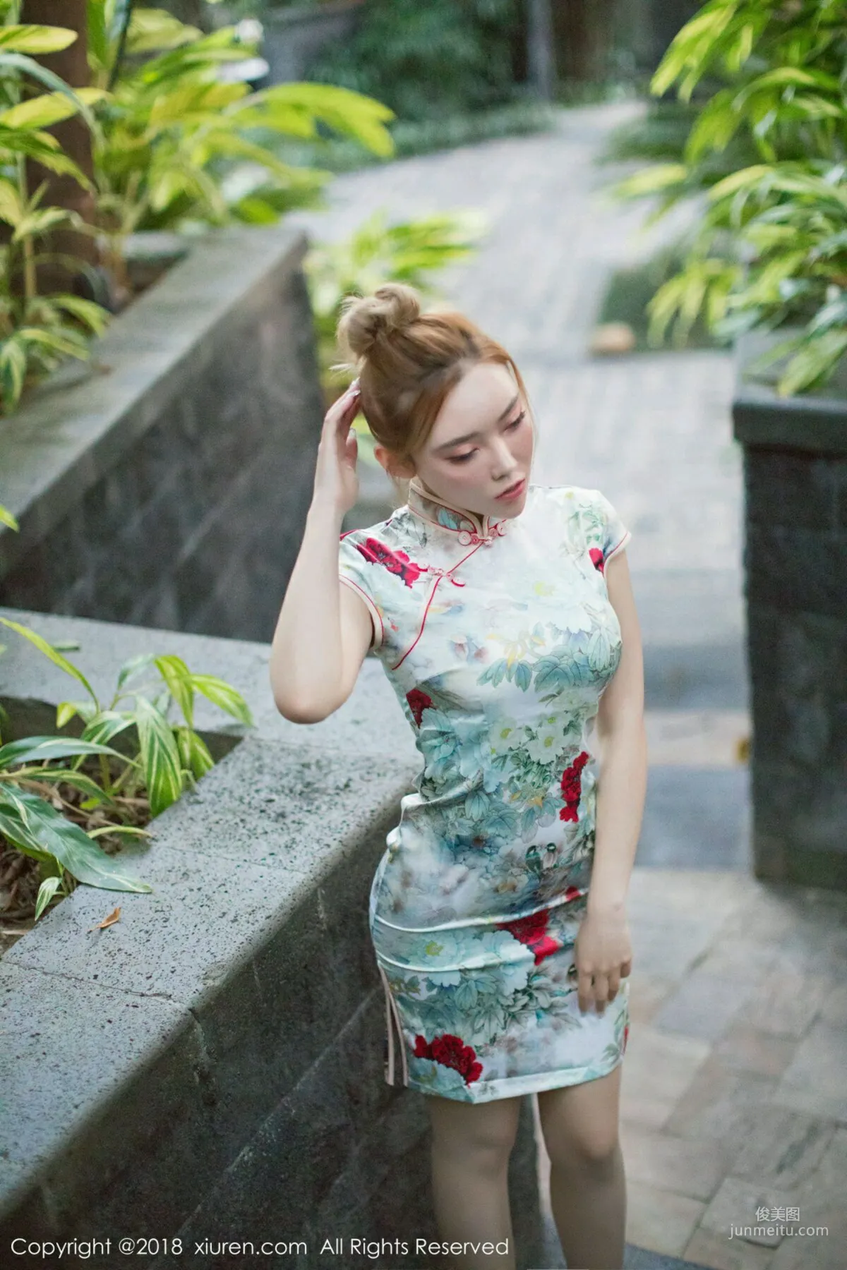 萌汉药baby《旗袍+连体肉丝系列~~》 [秀人XIUREN] No.1237 写真集