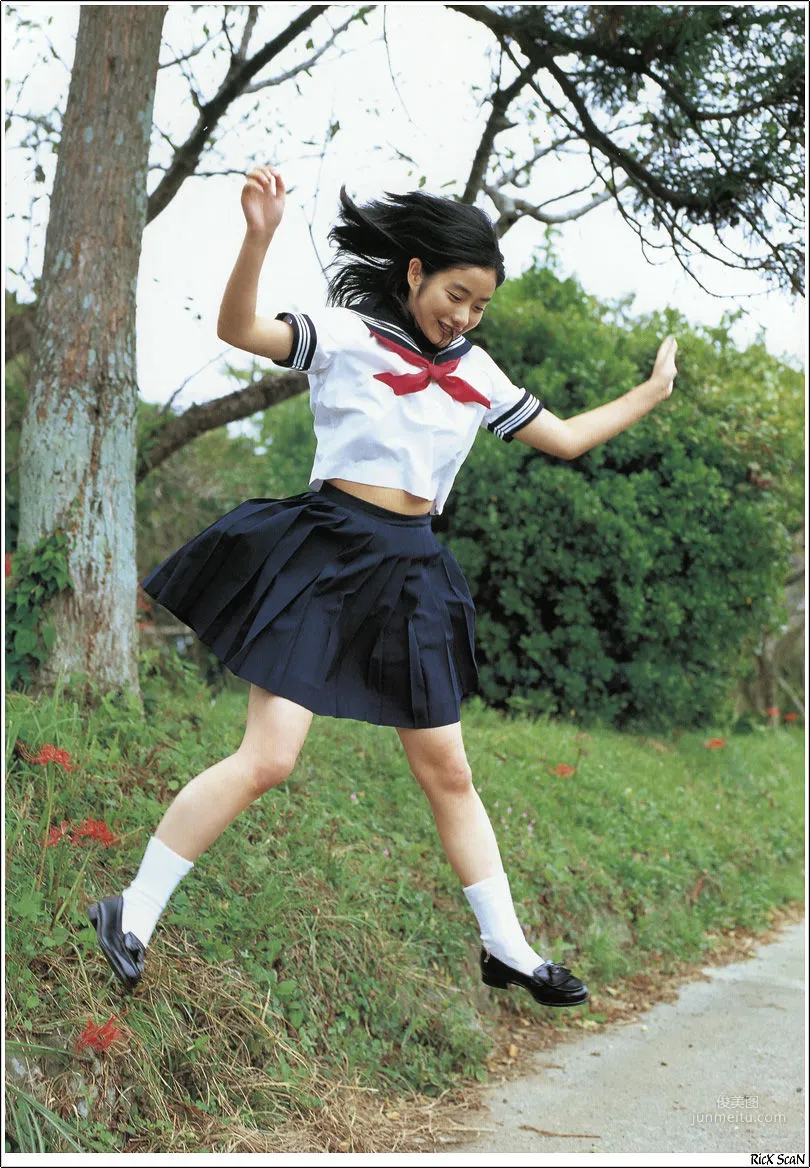 石原里美「16歳 至上の原石」 写真集