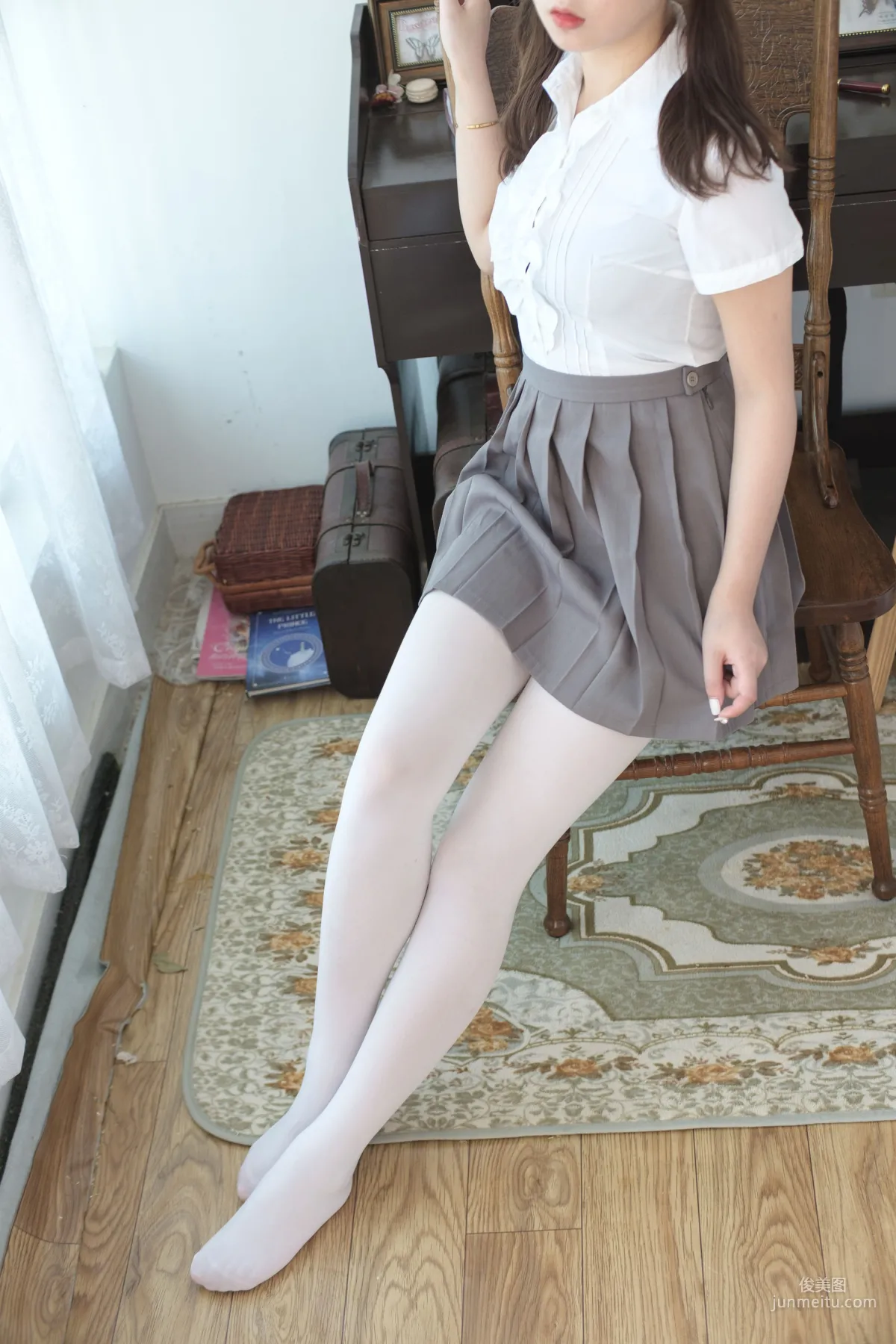 白丝美少女 [森萝财团] [BETA-020] 写真集