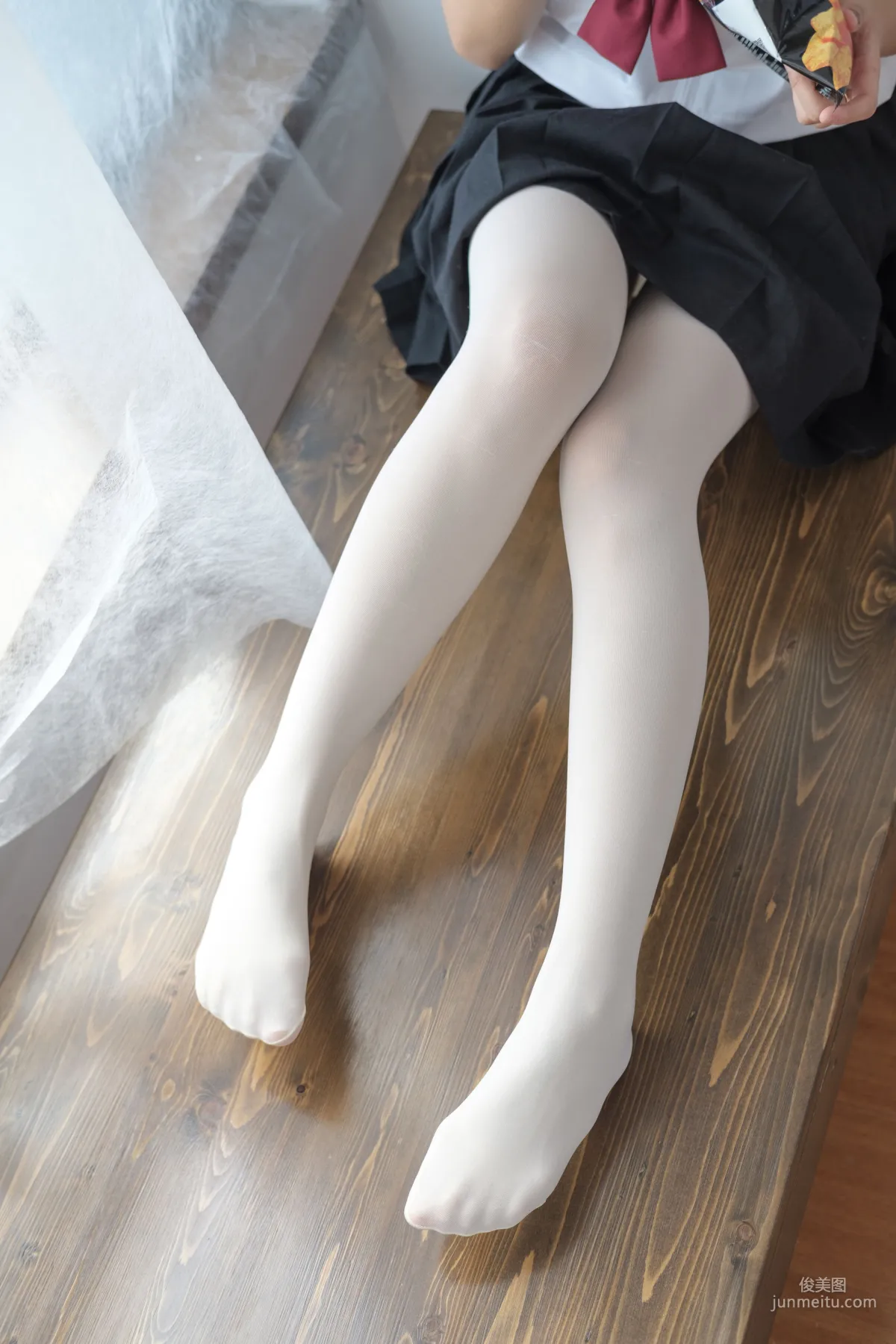 白丝美足学生装萝莉 [森萝财团] [BETA-028] 写真集