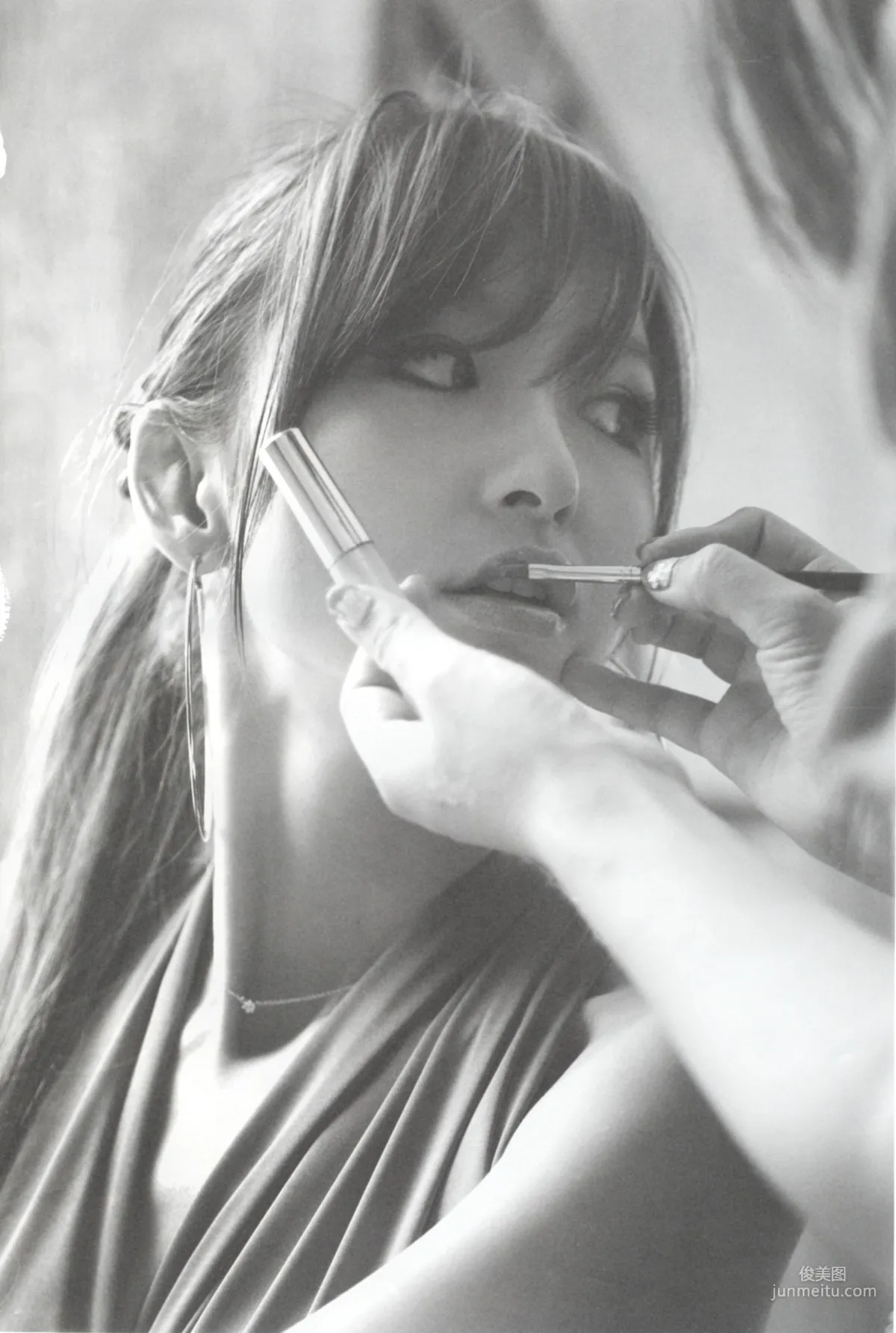 篠田麻里子 《Pendulum》 写真集
