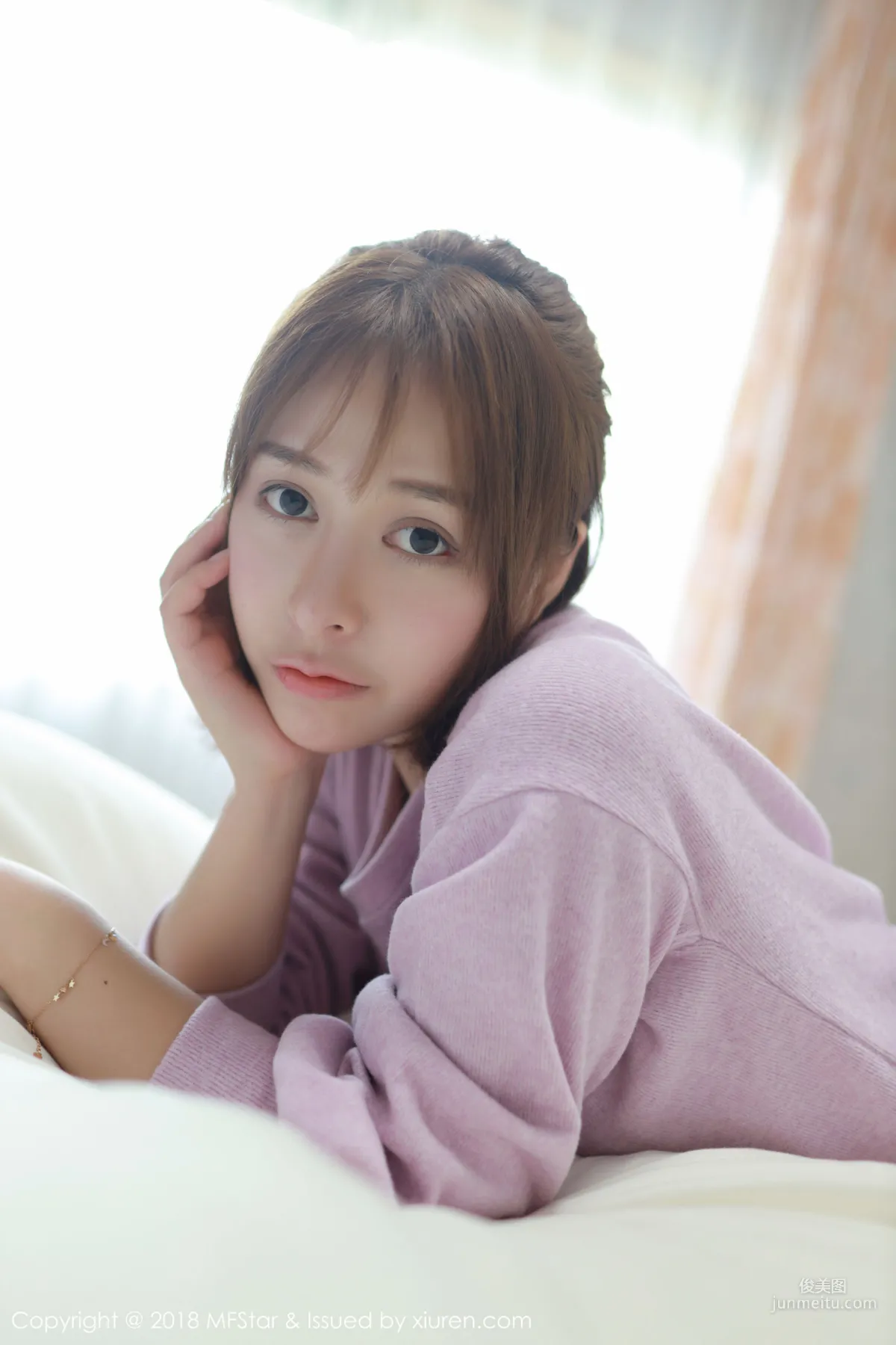 Evelyn艾莉《紫色毛衣与蕾丝内衣下性感》 [模范学院MFStar] Vol.170 写真集