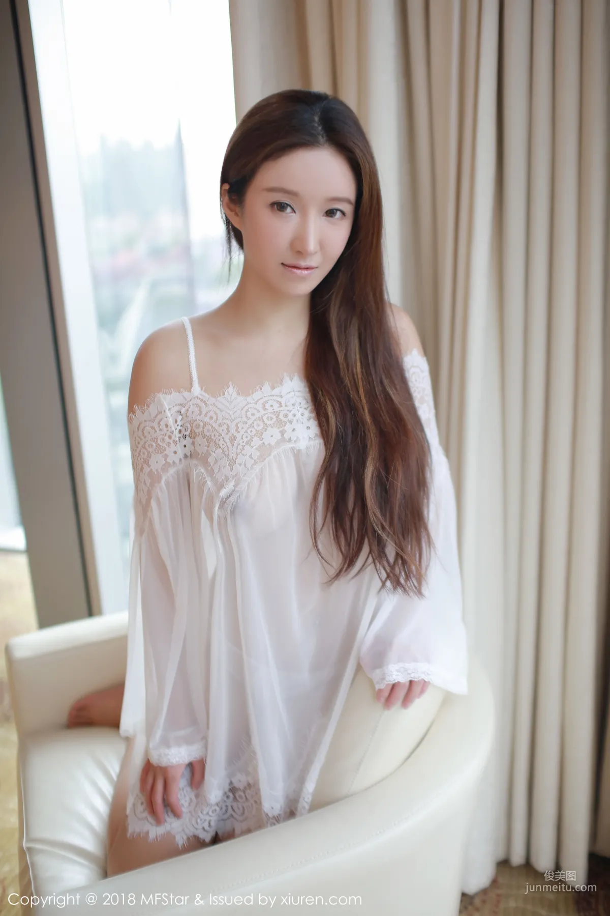 微博红人Jennanni_Jen《若隐若现的春色乍泄》 [模范学院MFStar] Vol.166 写真集