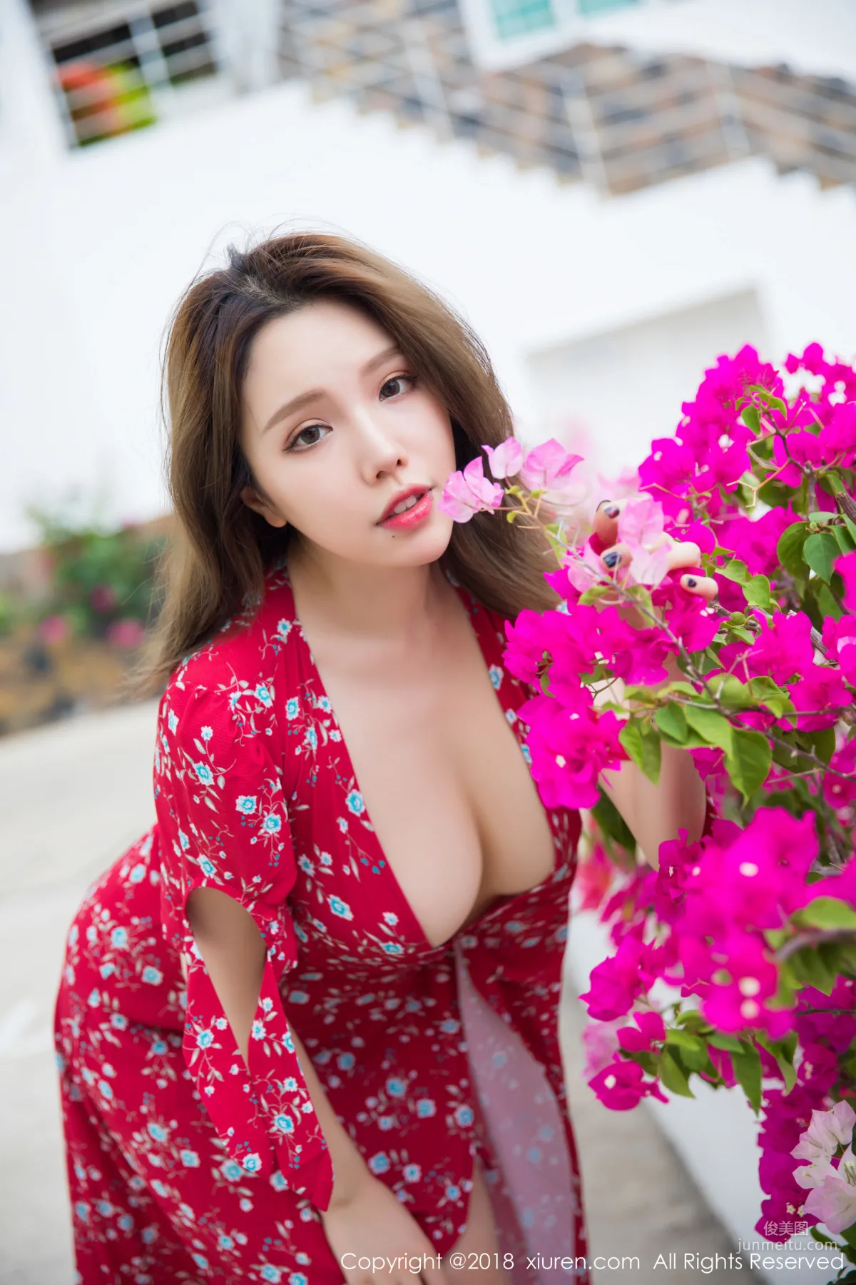 黄楽然《娇羞的长裙美腿女神》 [秀人XiuRen] No.1284 写真集