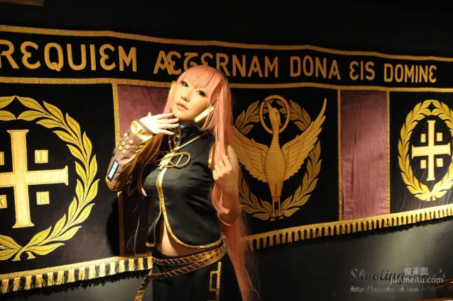 绫香 (Sakuサク) 《VOCALOID》 Megurine Luka [Shooting Star's] 写真集