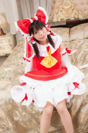 南雲つばさ 《Touhou Project》Hakurei Reimu [@factory] 写真集