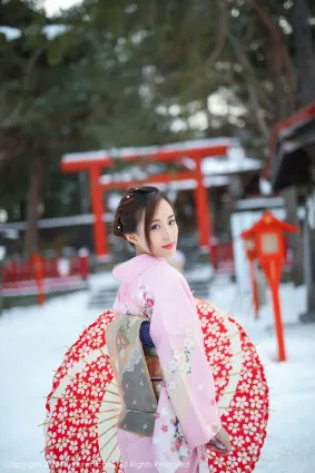 猫宝《传统和服与粉色比基尼》 [秀人XIUREN] No.1228 写真集