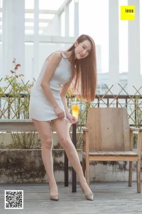 模特云芝 《云芝阳台小短裙》[异思趣向IESS] 丝足美腿写真集
