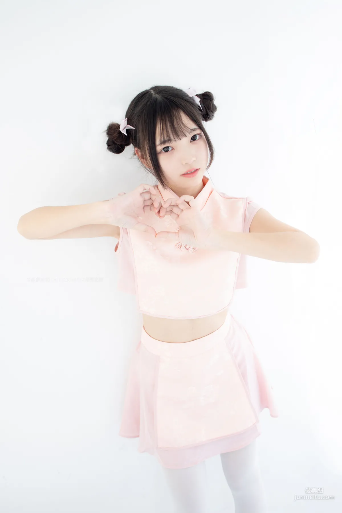 80D白丝踩物 [森萝财团] [X-052] 写真集