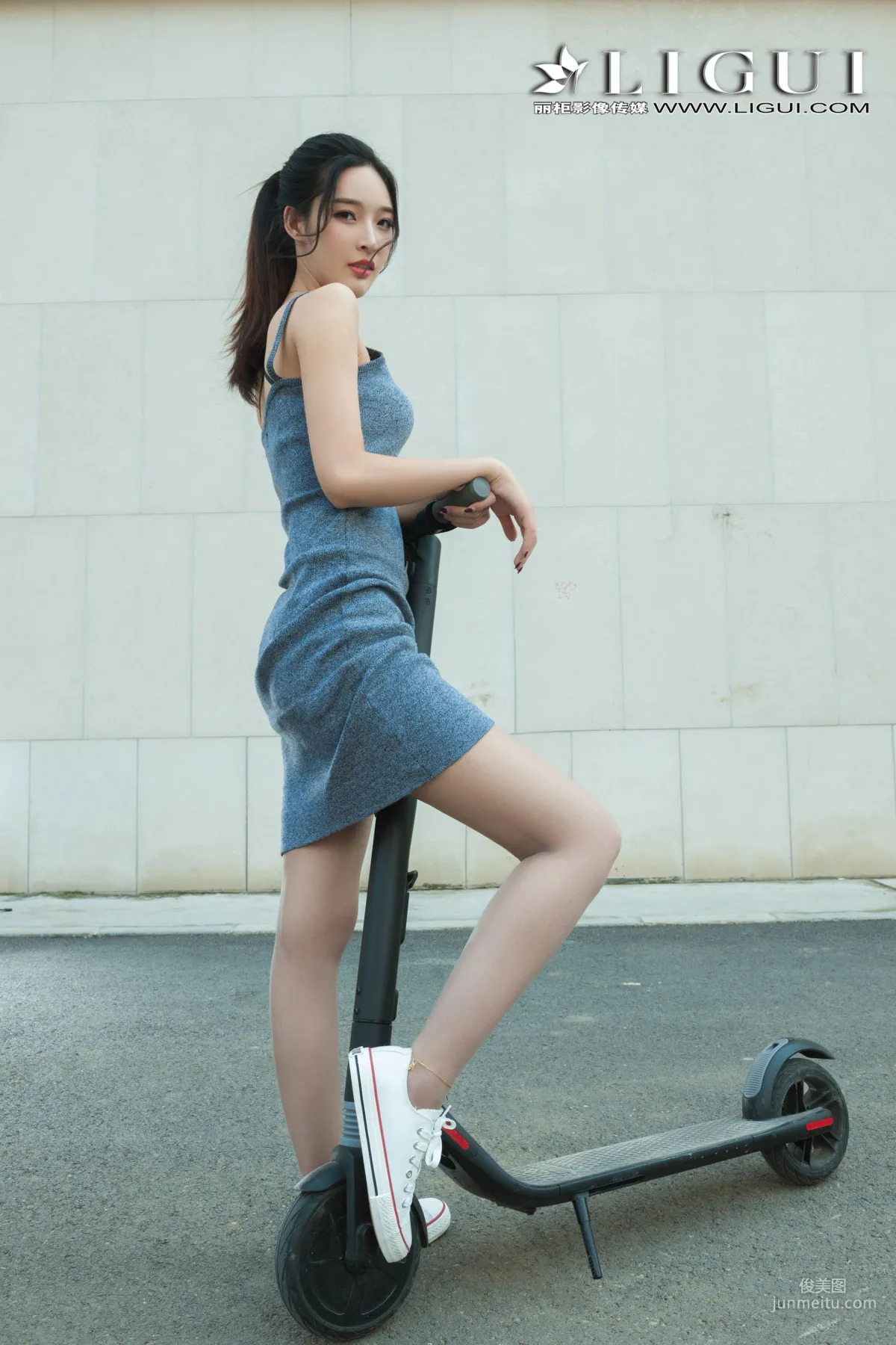 雪糕《连衣裙+运动鞋美腿丝足》 [丽柜Ligui] 写真集