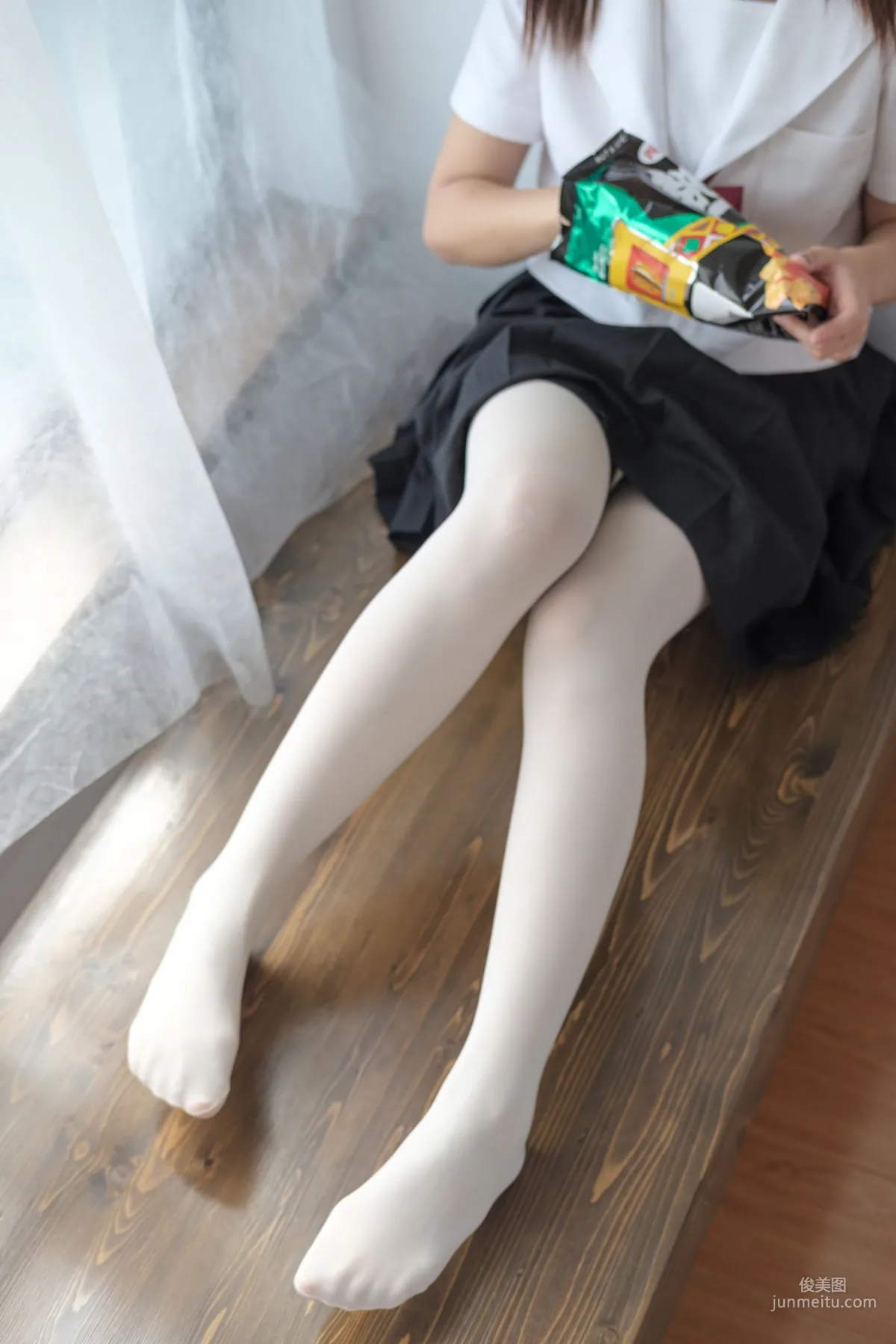 白丝美足学生装萝莉 [森萝财团] [BETA-028] 写真集