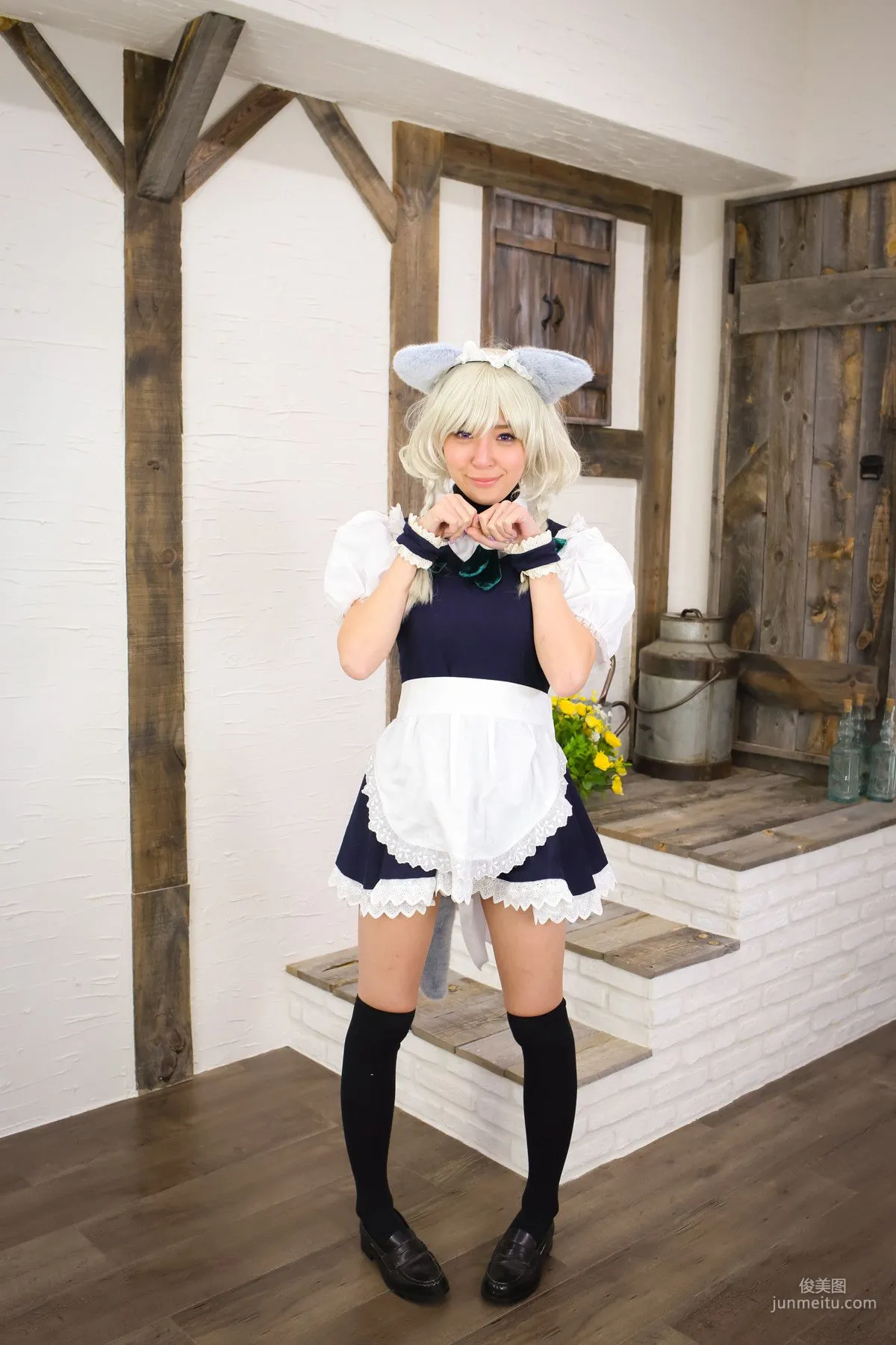 羽川るな 《東方月時計～ルナ·ダイアル》Izayoi Sakuya 写真集