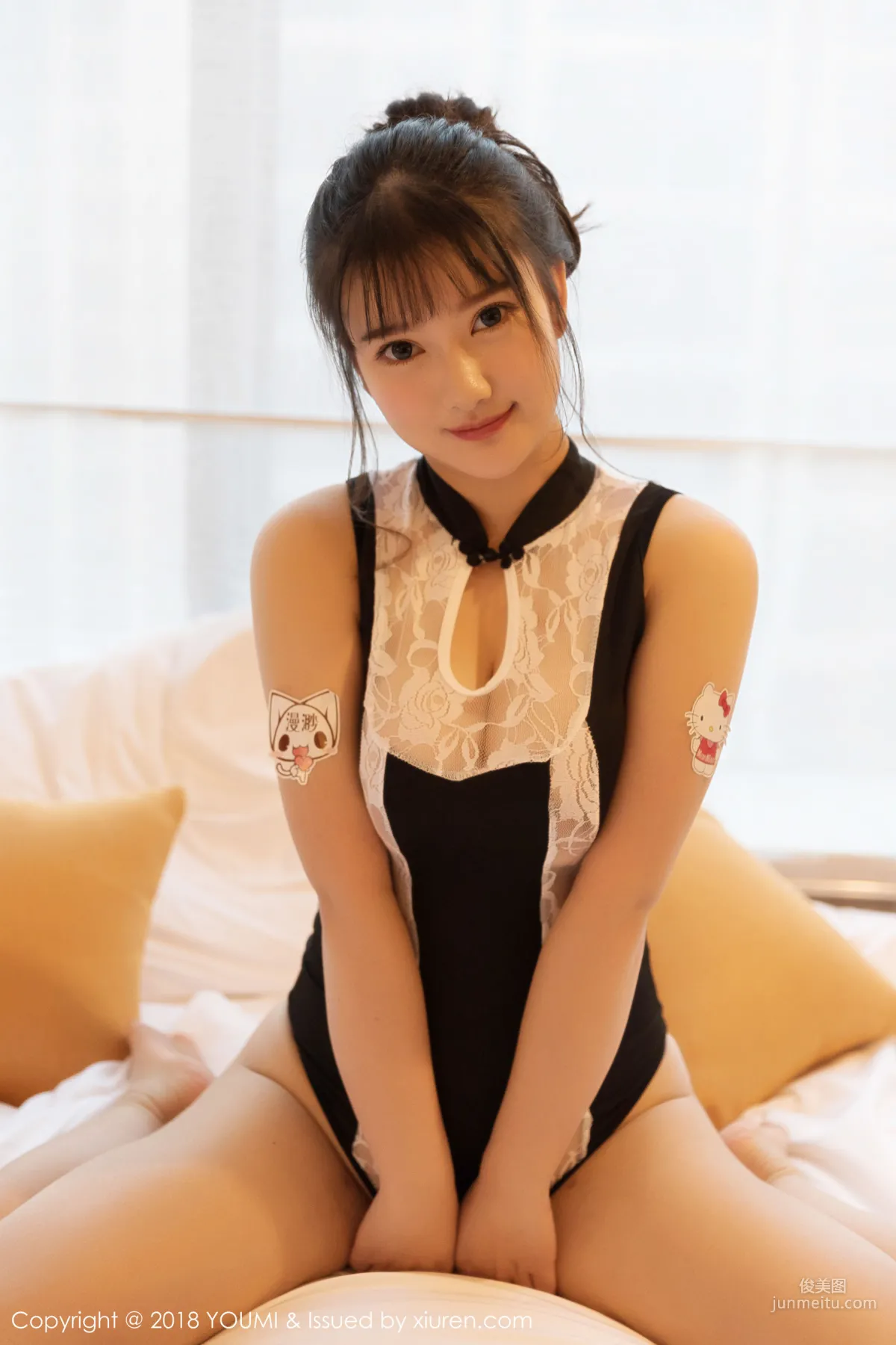 小尤奈《镂空古典风内衣诱惑》 [尤蜜荟YouMi] Vol.250 写真集