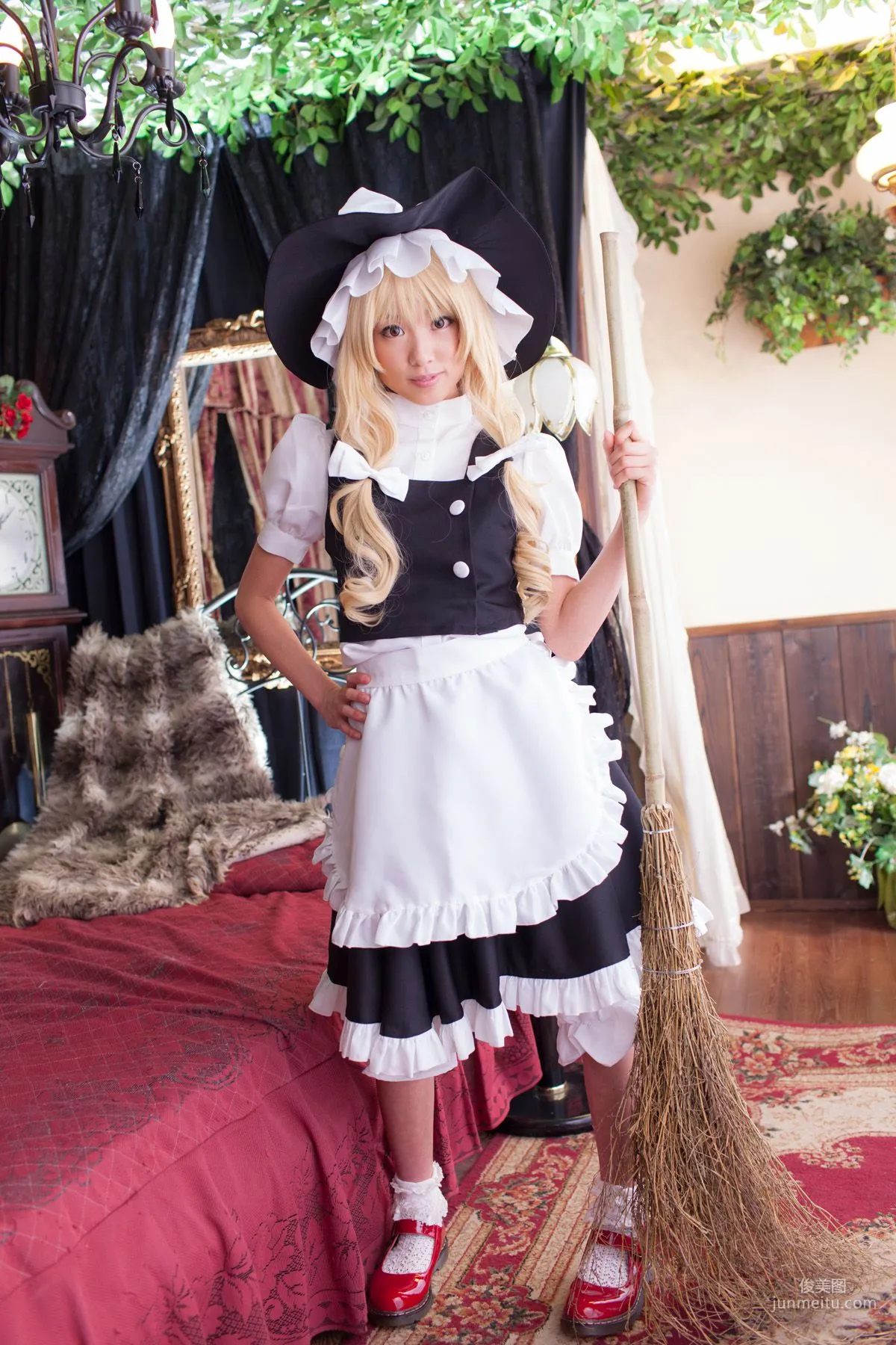 早乙女らぶ (目々泽めぐ) 《東方Project》霧雨魔理沙 Kirisame Marisa 写真集