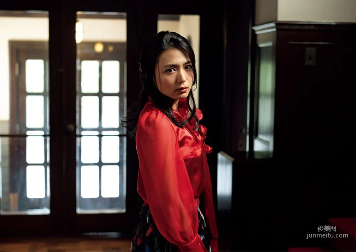 [FRIDAY] 川村ゆきえ 《成熟した美裸身 (動画付き)》写真