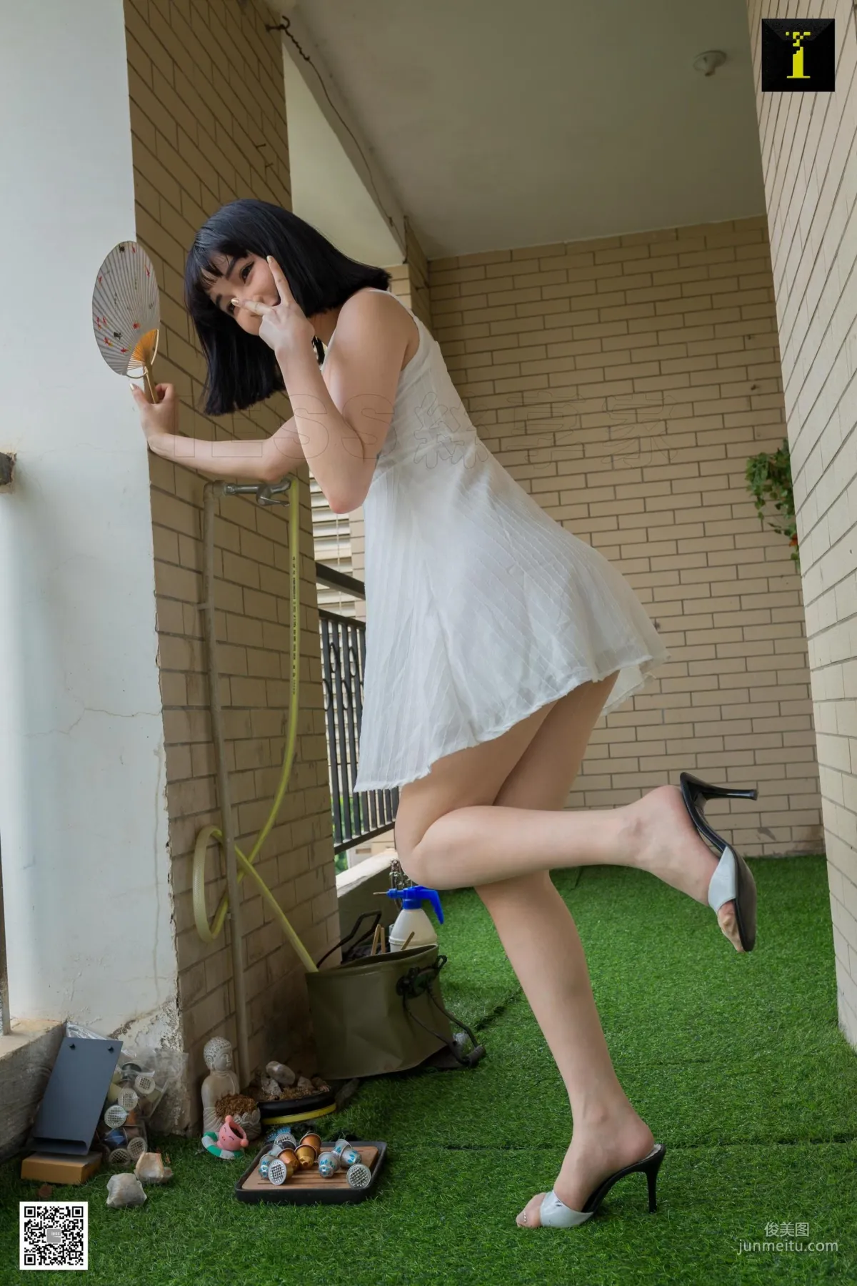 模特喵姐 《短发喵姐很调皮》 [IESS异思趣向] 丝袜美腿写真集