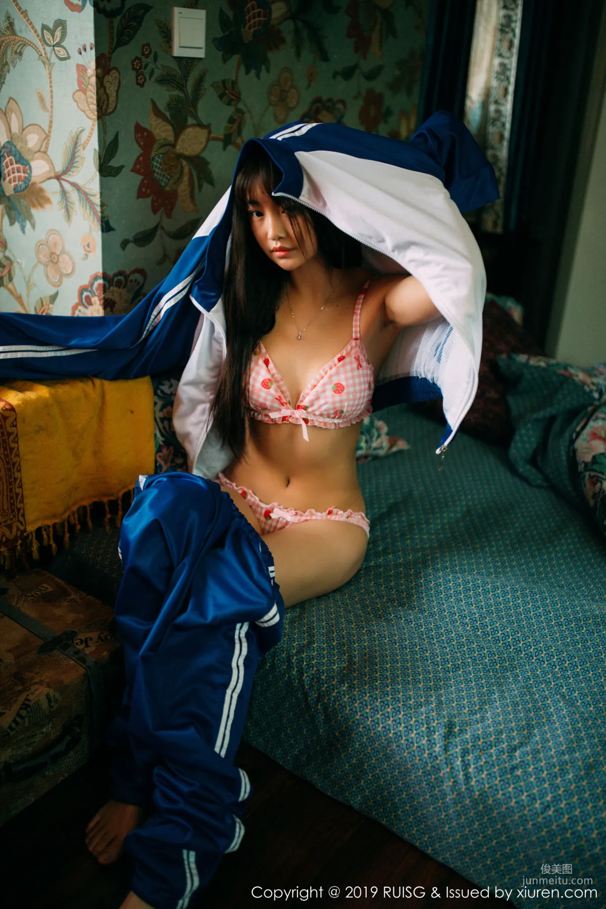 圆圆Daphne《娇柔清纯可人的软妹子》 [瑞丝馆RUISG] Vol.069 写真集