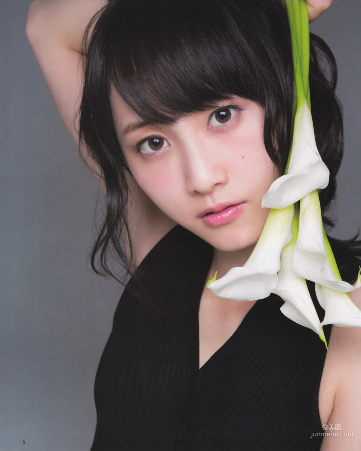 [Bomb Magazine] 2013年No.12 松井玲奈 木崎ゆりあ 木本花音 西野七瀬 渡辺麻友 大島優子 写真杂志