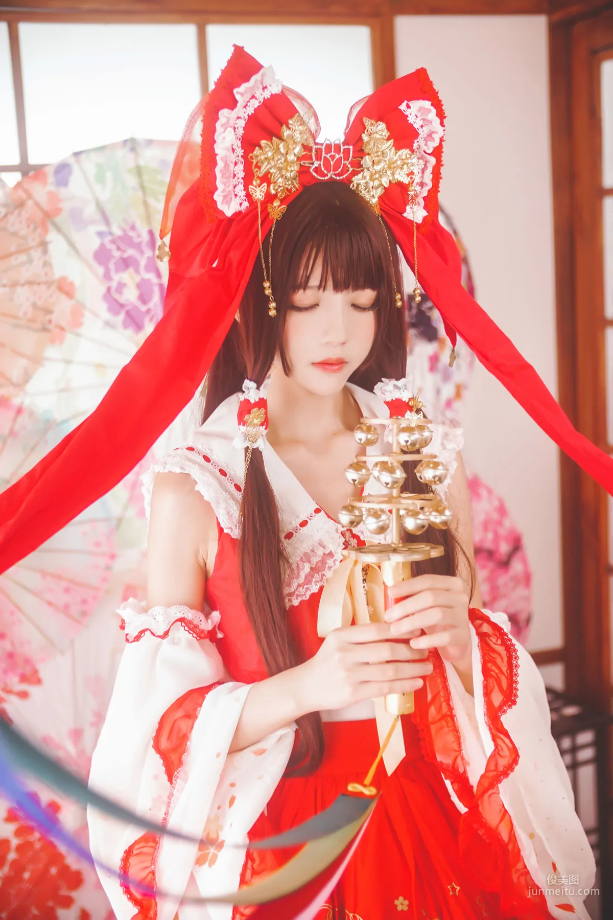 桜桃喵《灵梦 新年快乐》 [萝莉COS] 写真集