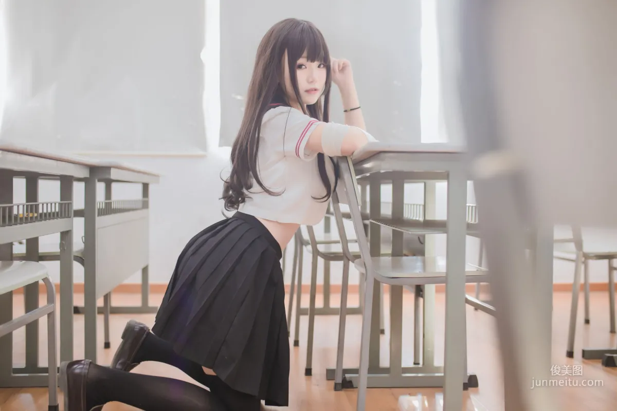 Yoko宅夏《黑丝JK》 [萝莉COS] 写真集