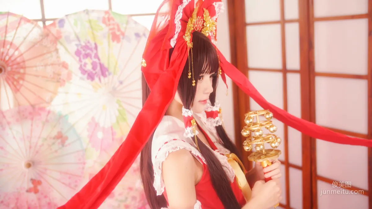 桜桃喵《灵梦 新年快乐》 [萝莉COS] 写真集