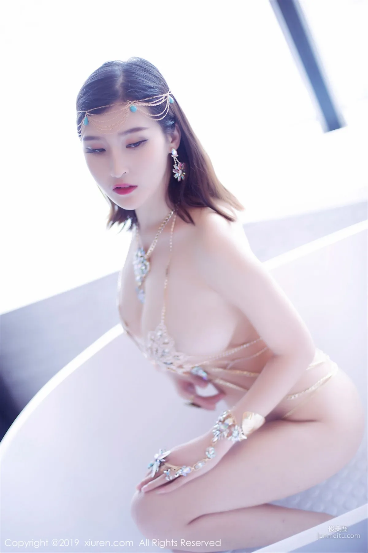 双笙Alina《透视水钻链衣和半透明蕾丝紧身衣 血滴子》 [秀人XIUREN] No.1409 写真集
