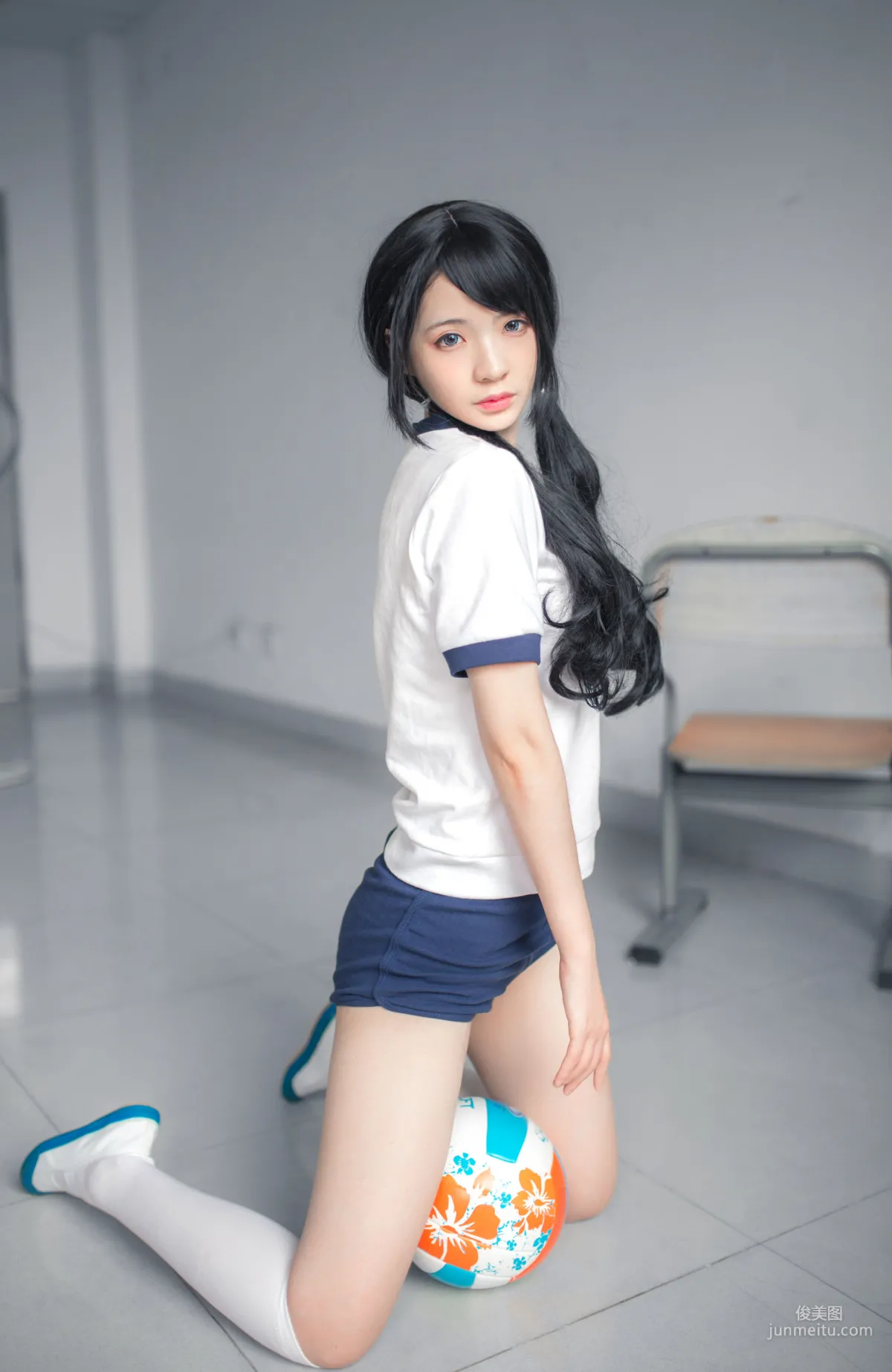 疯猫ss《体操服白丝》 [萝莉COS] 写真集