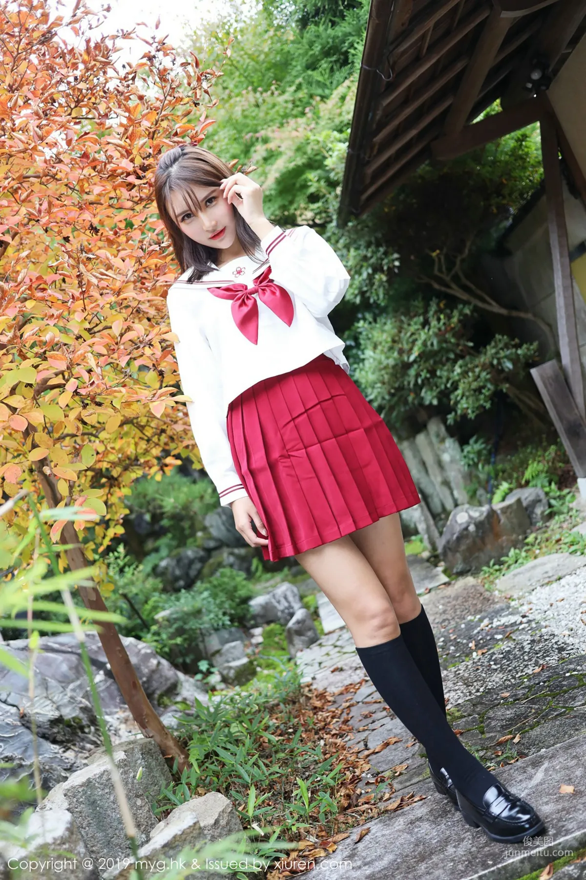 SOLO_尹菲《户外拍摄的学生制服系列》 [美媛馆MyGirl] Vol.341 写真集