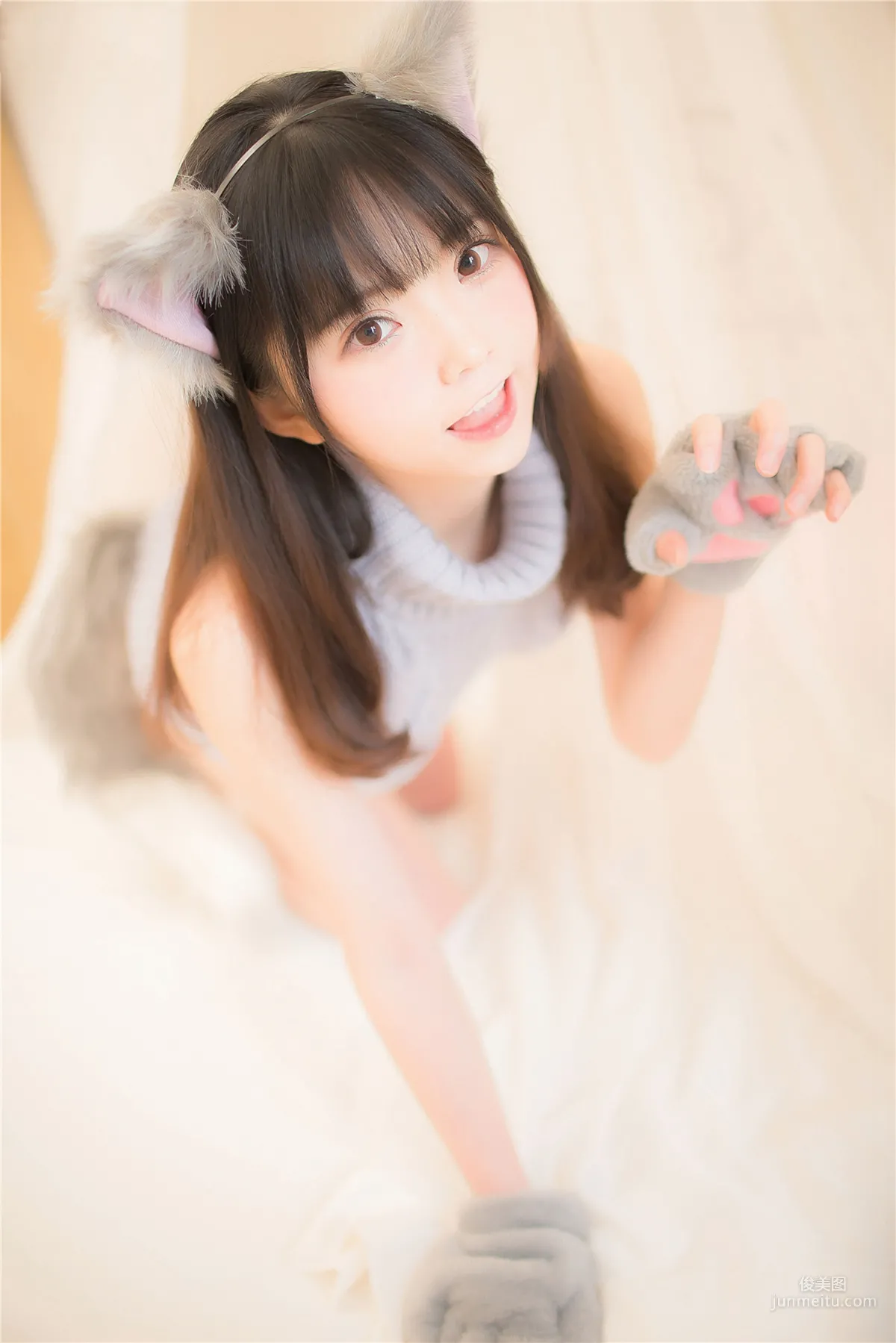 [风之领域] NO.128 露背毛衣熊女孩 写真集