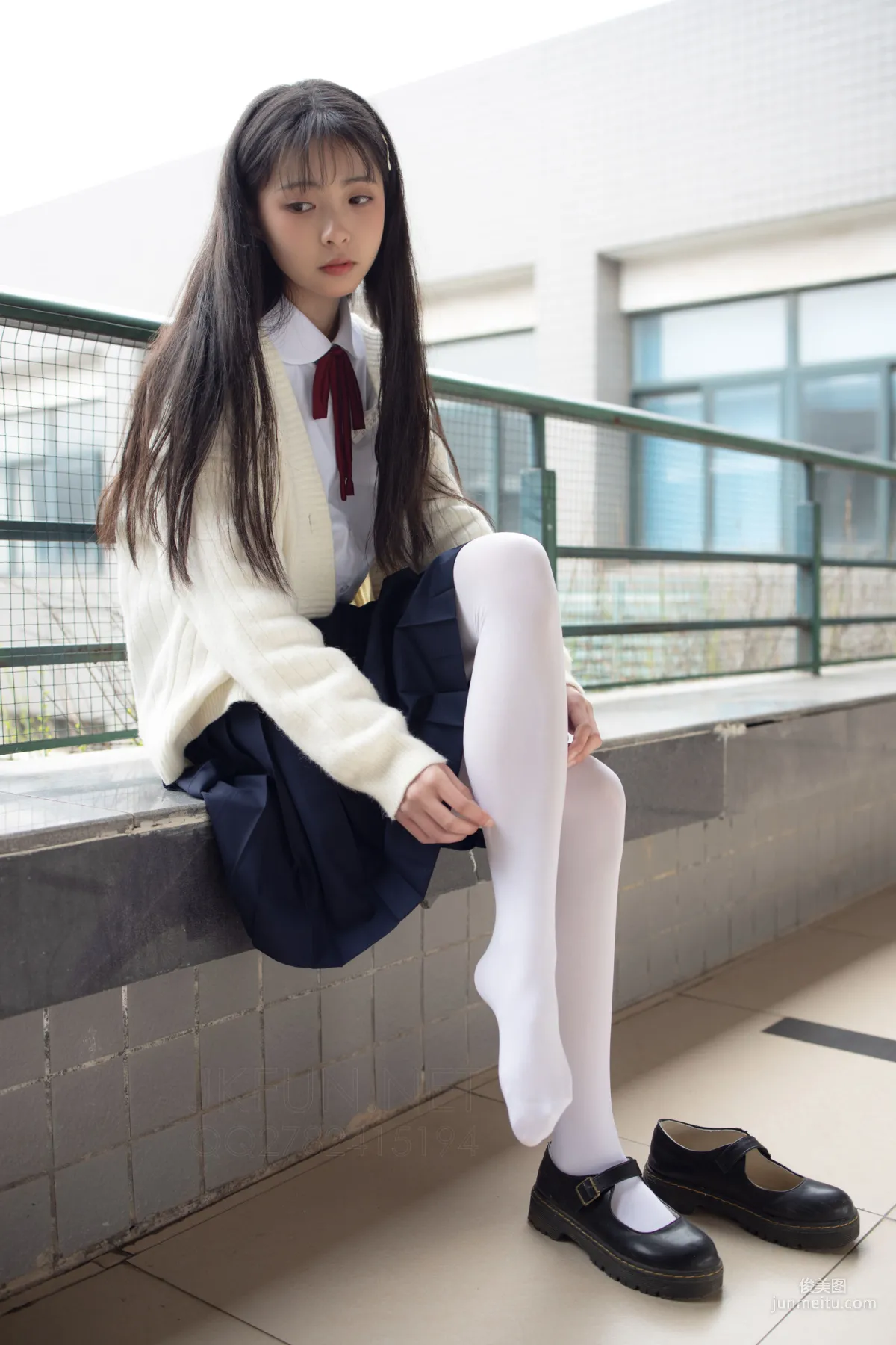 甜米《纯纯的白丝学妹》 [森萝财团] JKFUN-001 萝莉丝袜写真集