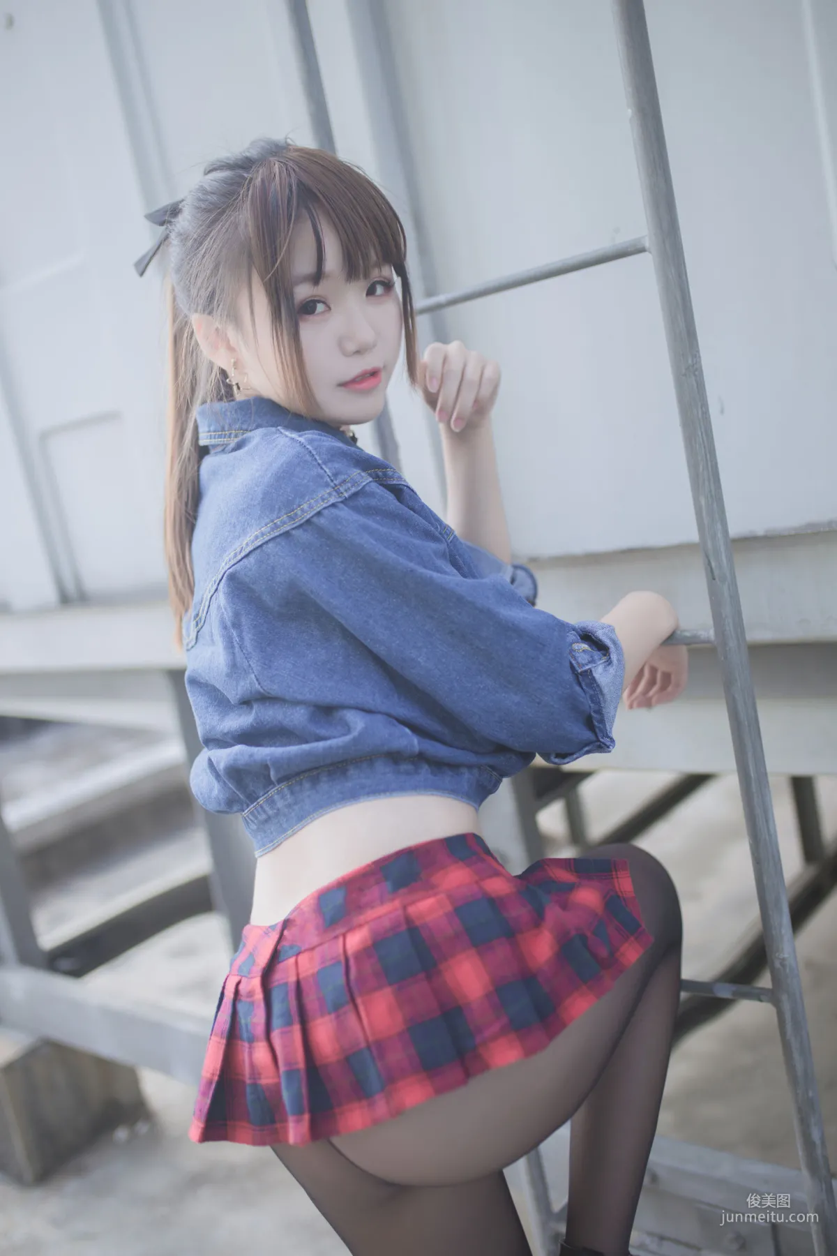Yoko宅夏《红色格子》 [萝莉COS] 写真集