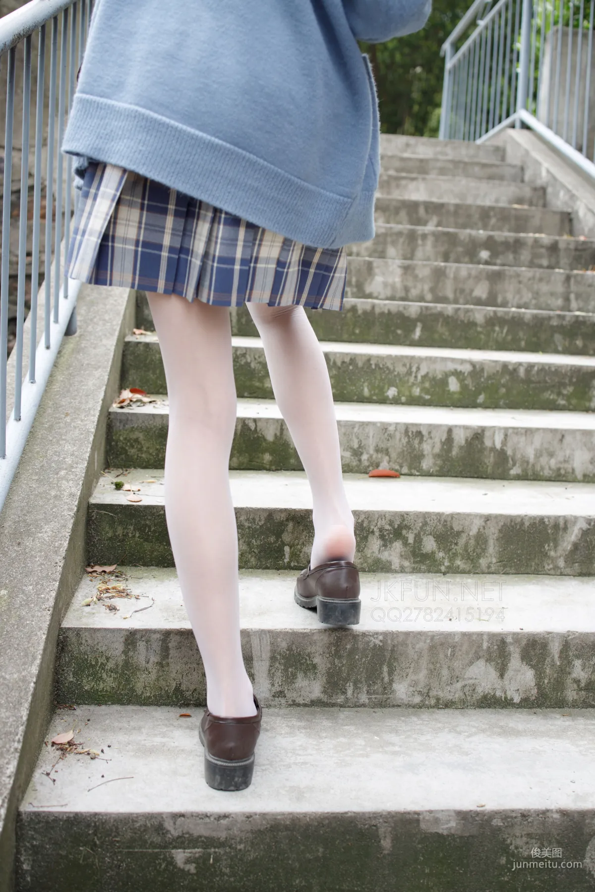 甜米《春游》 [森萝财团] JKFUN-003 萝莉丝袜写真集