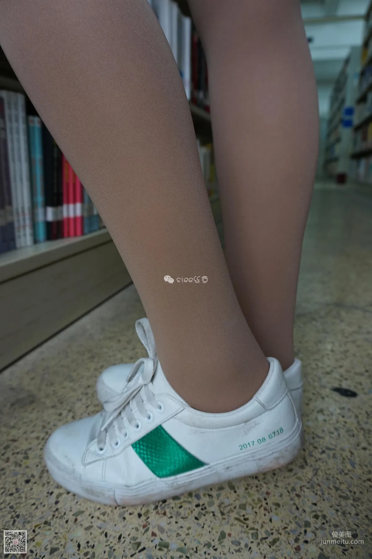[丝意SIEE] No.005 鱼鱼 《图书馆》 写真集