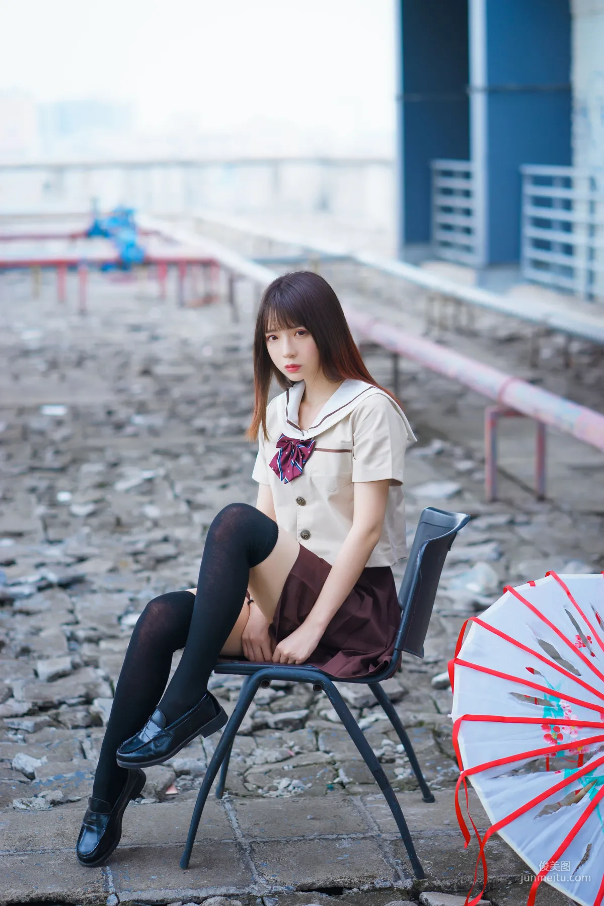 疯猫ss《丝袜狂想曲(伞)》 [萝莉COS] 写真集