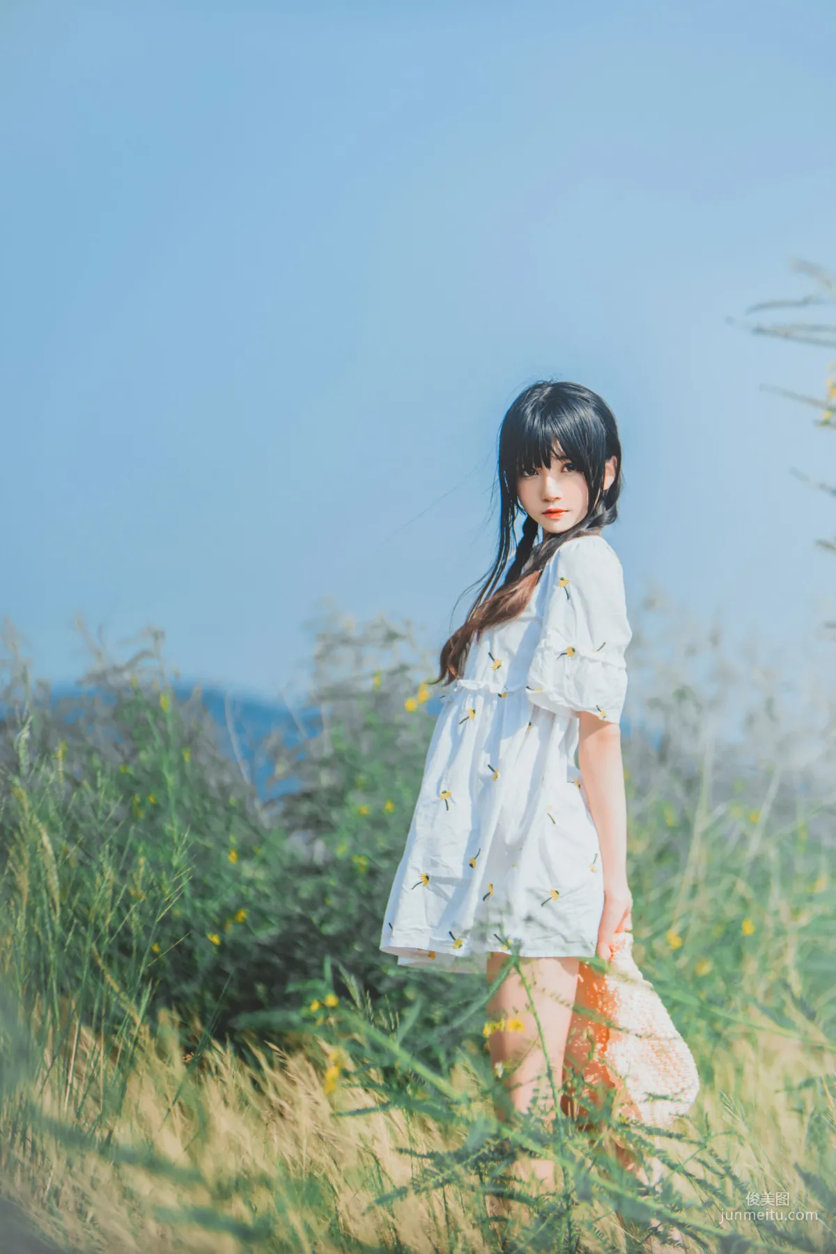 桜桃喵《田野》》 [萝莉COS] 写真集