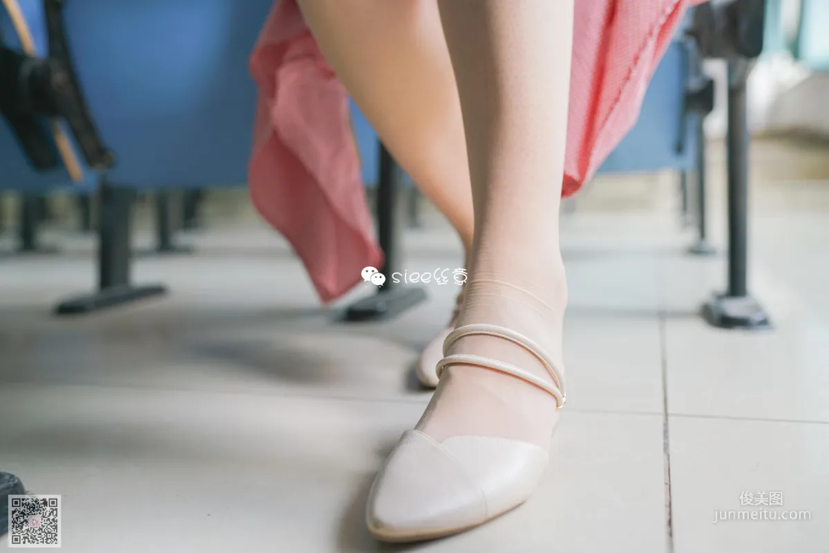 [丝意SIEE] No.302 静心 《学姐，毕业季》 写真集