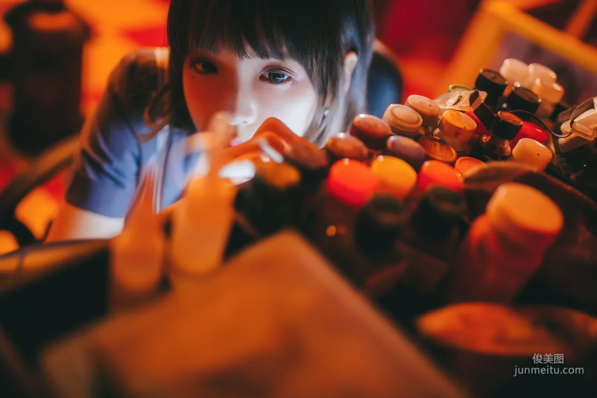 疯猫ss《被囚禁的少女》 [萝莉COS] 写真集