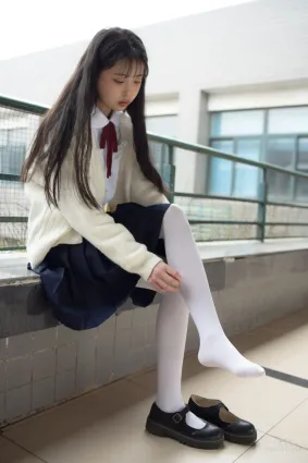 甜米《纯纯的白丝学妹》 [森萝财团] JKFUN-001 萝莉丝袜写真集