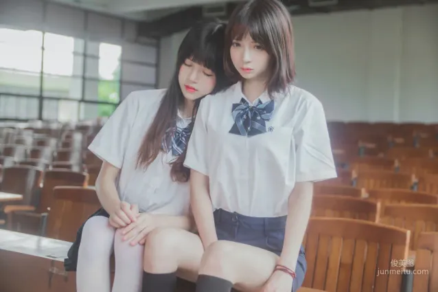桜桃喵&疯猫ss《JK百合》 [萝莉COS] 写真集