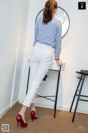 模特婉萍《婉萍简约白色西装裤》[异思趣向IESS] 美腿高跟写真集