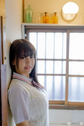 夕美しおん Shion Yumi [Graphis] Limited Edition 写真集