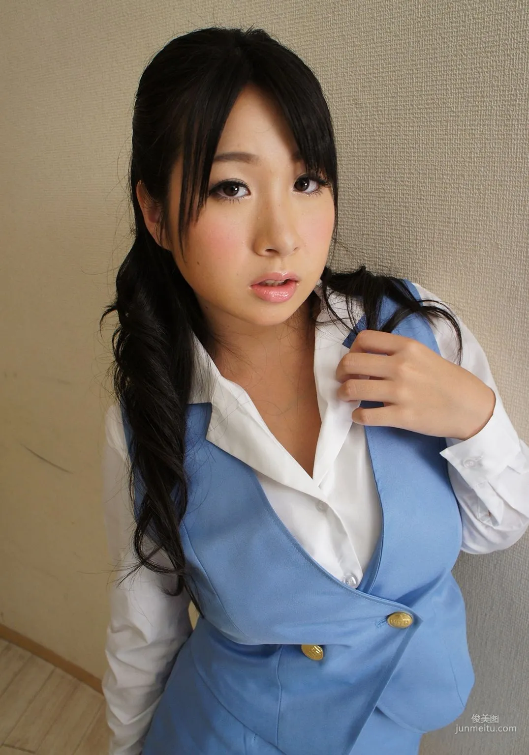 桐山瑠衣&さとう遥希&佐山愛《巨乳OLと秘密の残業》[巨乳倶楽部] 写真集