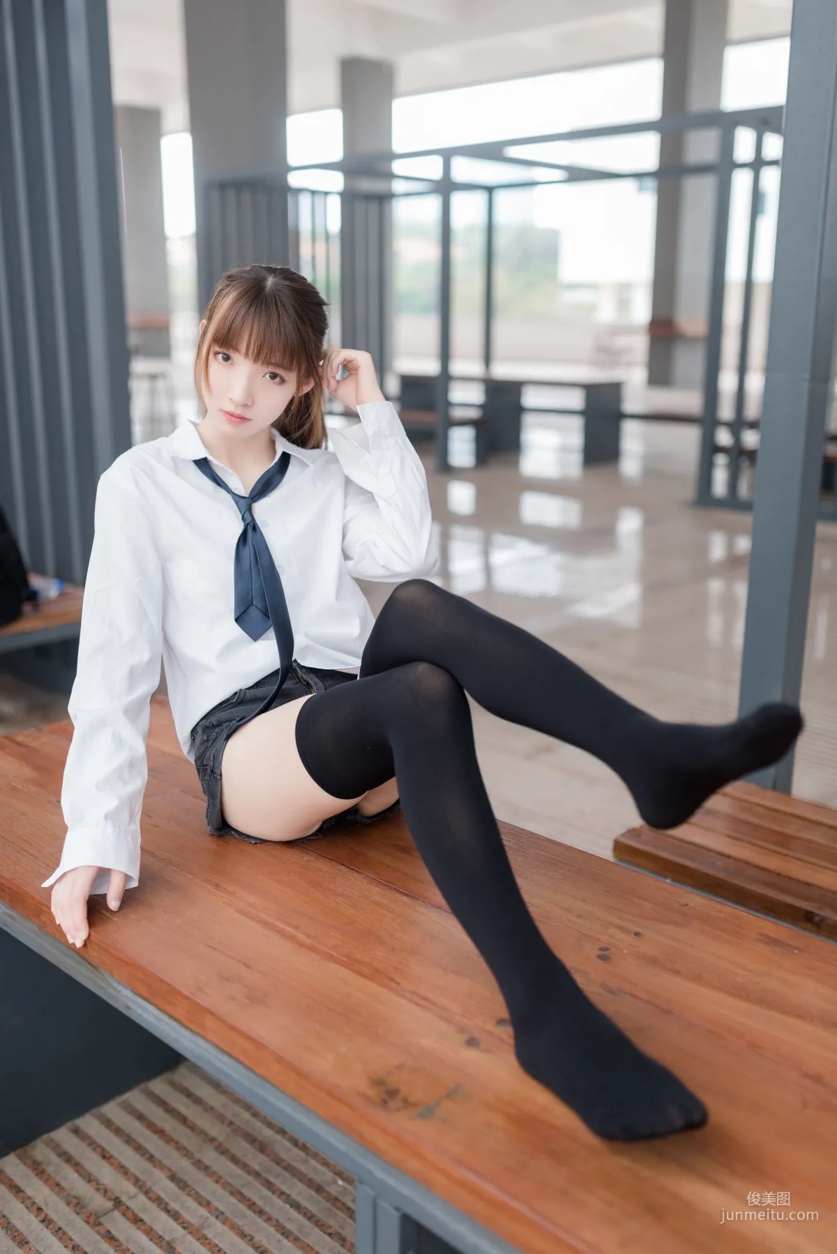 [风之领域] NO.039 白衬衫黑丝美腿 写真集
