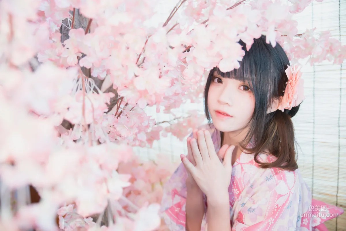 桜桃喵《双人本》 [萝莉COS] 写真集